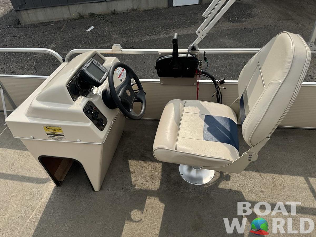 Used 2010 Weeres Cadet Fish 18' & Mercury 4-Stroke