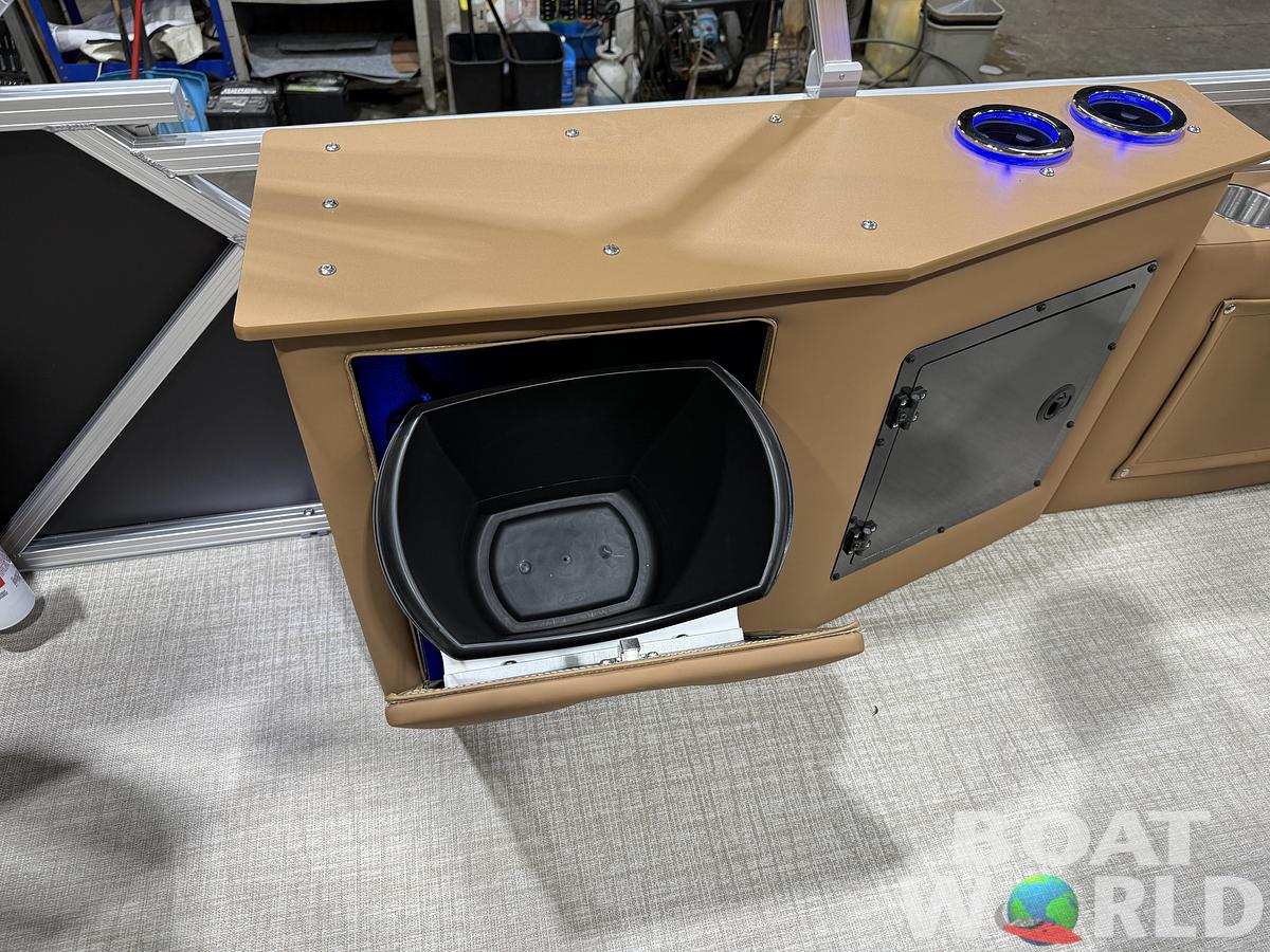 2026 Tahoe Pontoons LTZ 2385 (CRB) Cruise Rear Bench Tritoon 