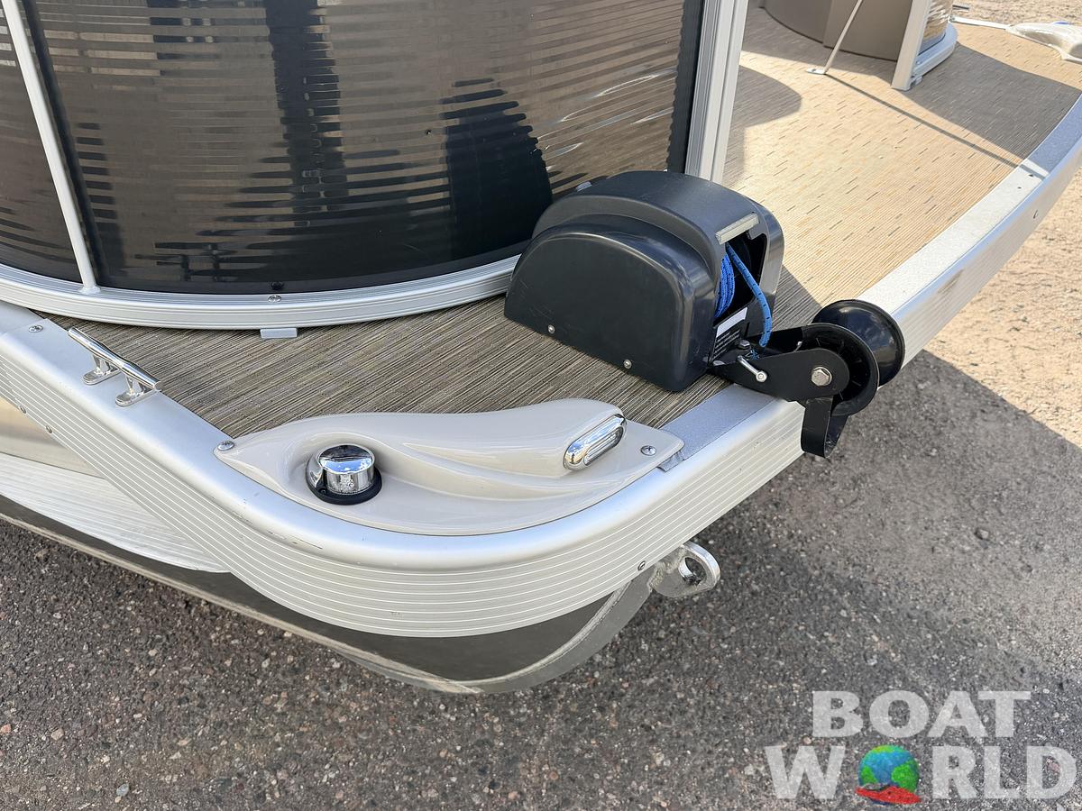 Used 2023 Bennington S20 F & 70HP Suzuki 4Stroke -$27,995