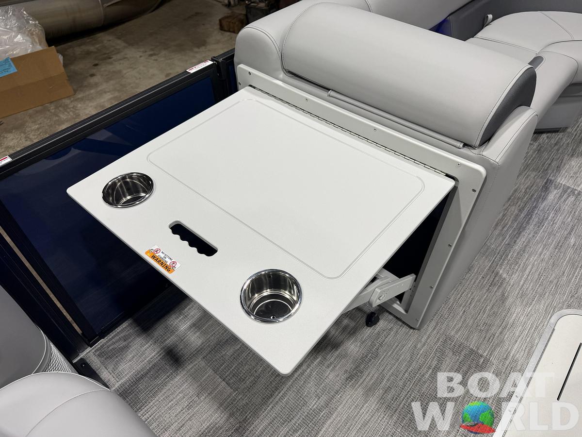 2026 Bentley Pontoons Legacy 223 Swingback Tritoon 