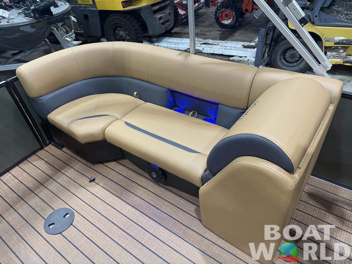 2026 Bentley Pontoons Legacy 220 Navigator DL Quad Lounge 