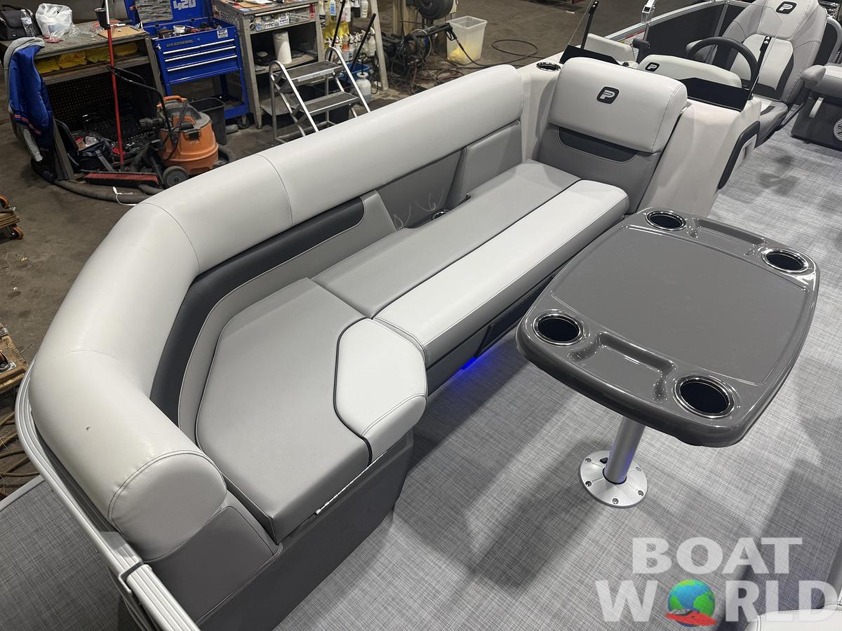 2026 Princecraft Vectra 23 RL SS Swingback Tritoon