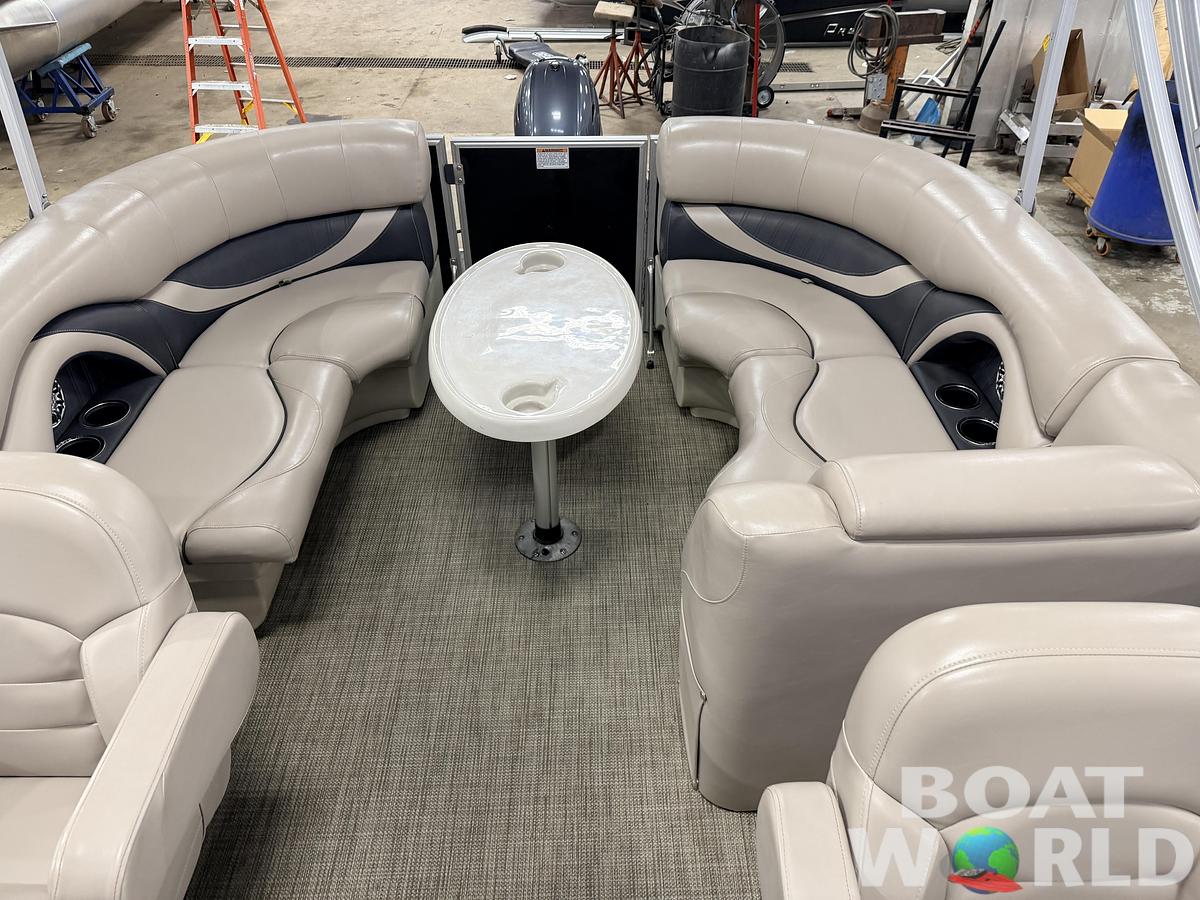 Used 2016 Sylvan Mirage 822 LZ & 50HP Yamaha 4Stroke - $21,995