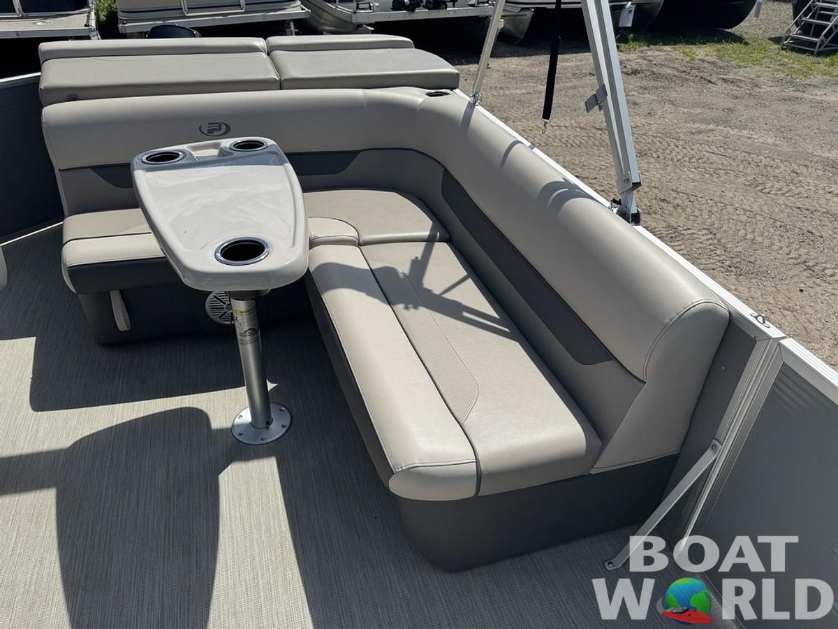 Used 2020 Princecraft Vectra 19 Pontoon