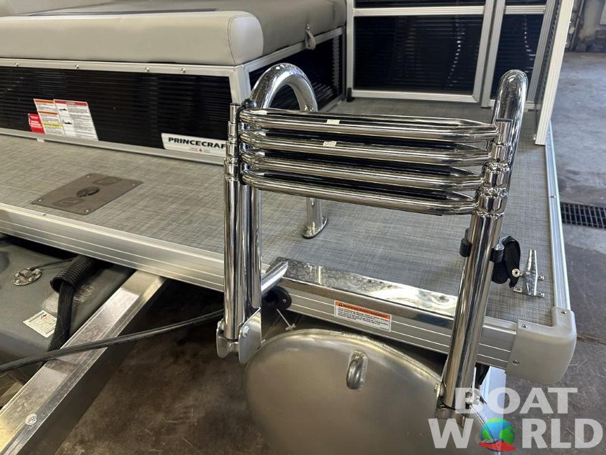 2025 Princecraft Vectra 21 RL SS Swingback Pontoon & Mercury 4-Stroke EFI