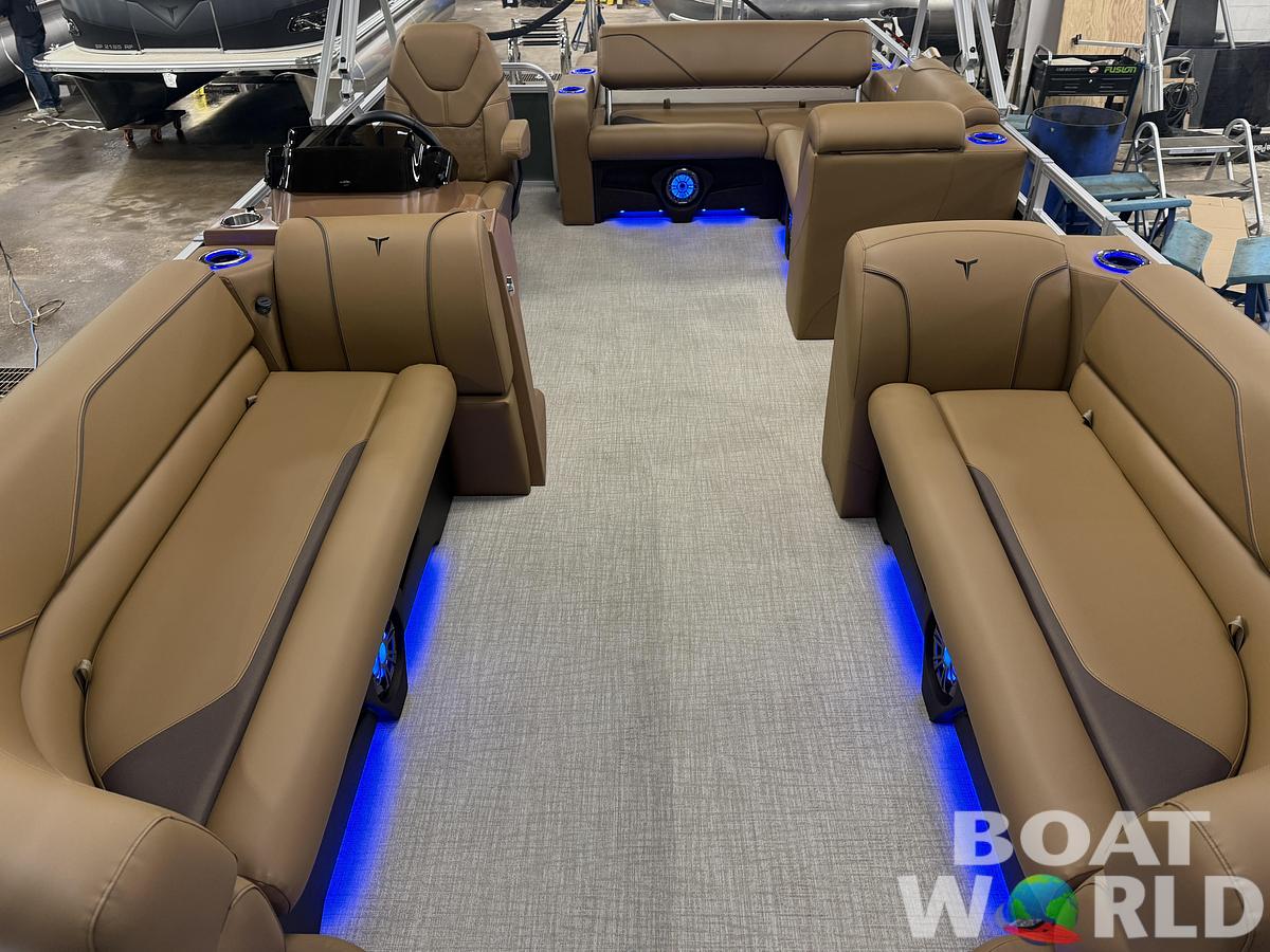 2026 Tahoe Sport 2385 Swingback (VRB) Tritoon