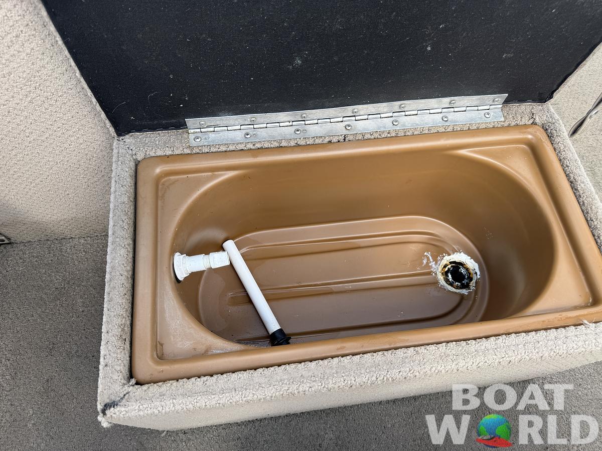 Used 2004 Sweetwater 2222 DF Pontoon WITH SEA LEGS