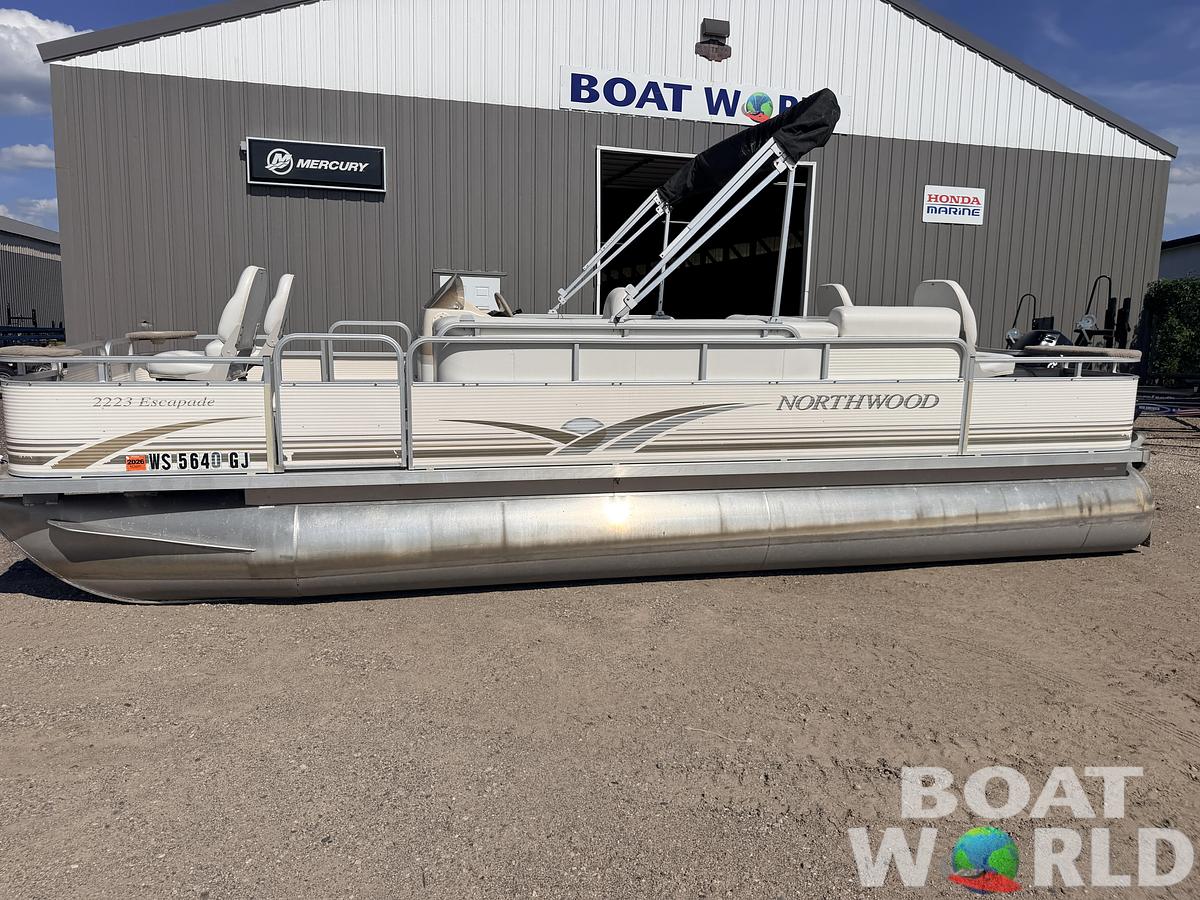 Used 2002 Northwoods 2223 Escapade & 40HP Mercury Bigfoot 4Stroke -$13,995
