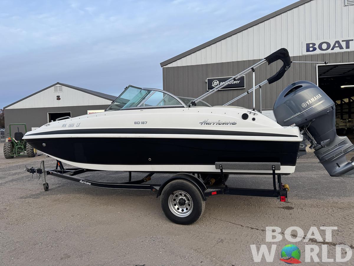 Used 2019 Hurricane SunDeck 187 with 150HP Yamaha Fourstroke EFI Outboard