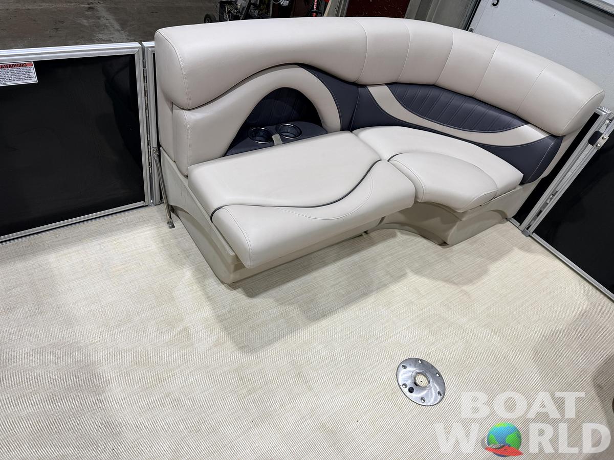 Used 2015 Sylvan Mirage 820 Cruise Special Edition Pontoon