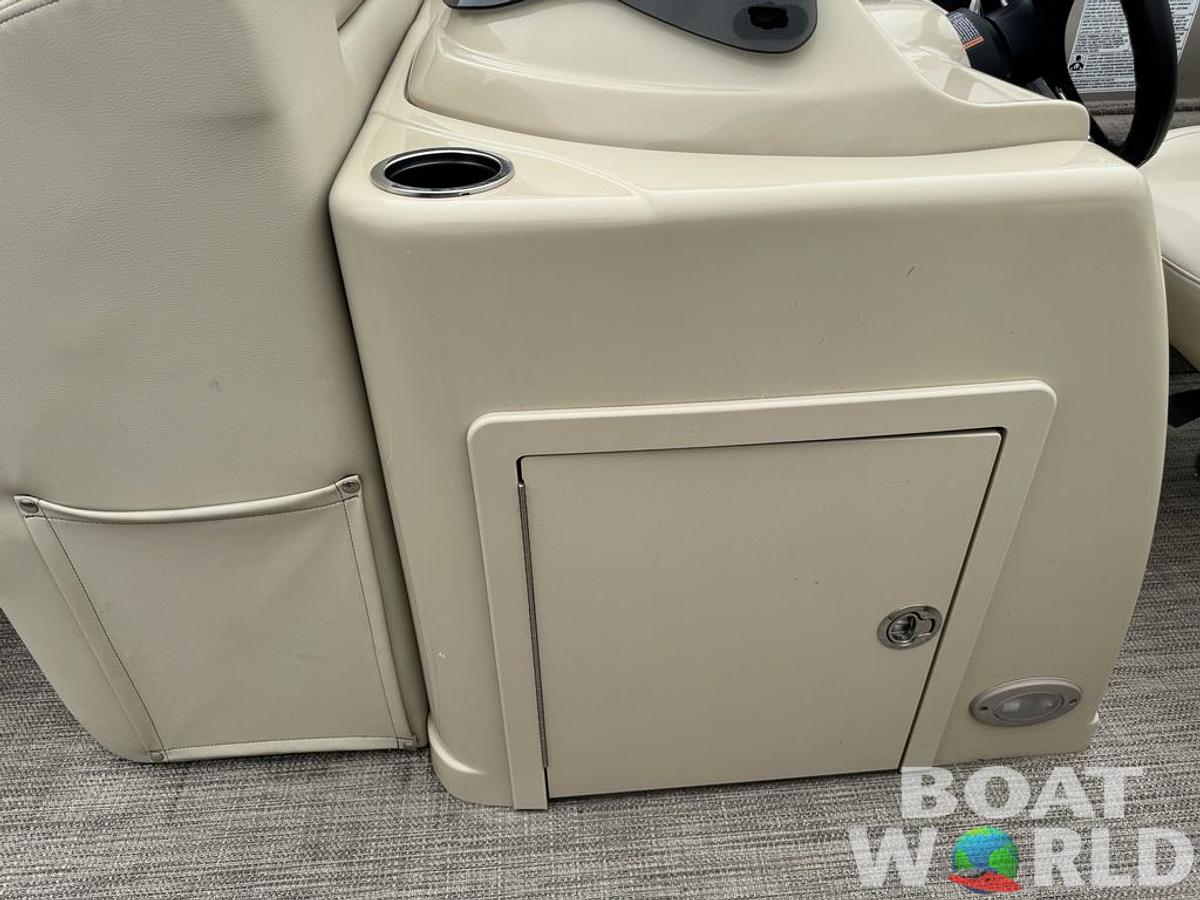 Used 2017 Sylvan 820 Cruise-n-Fish Pontoon