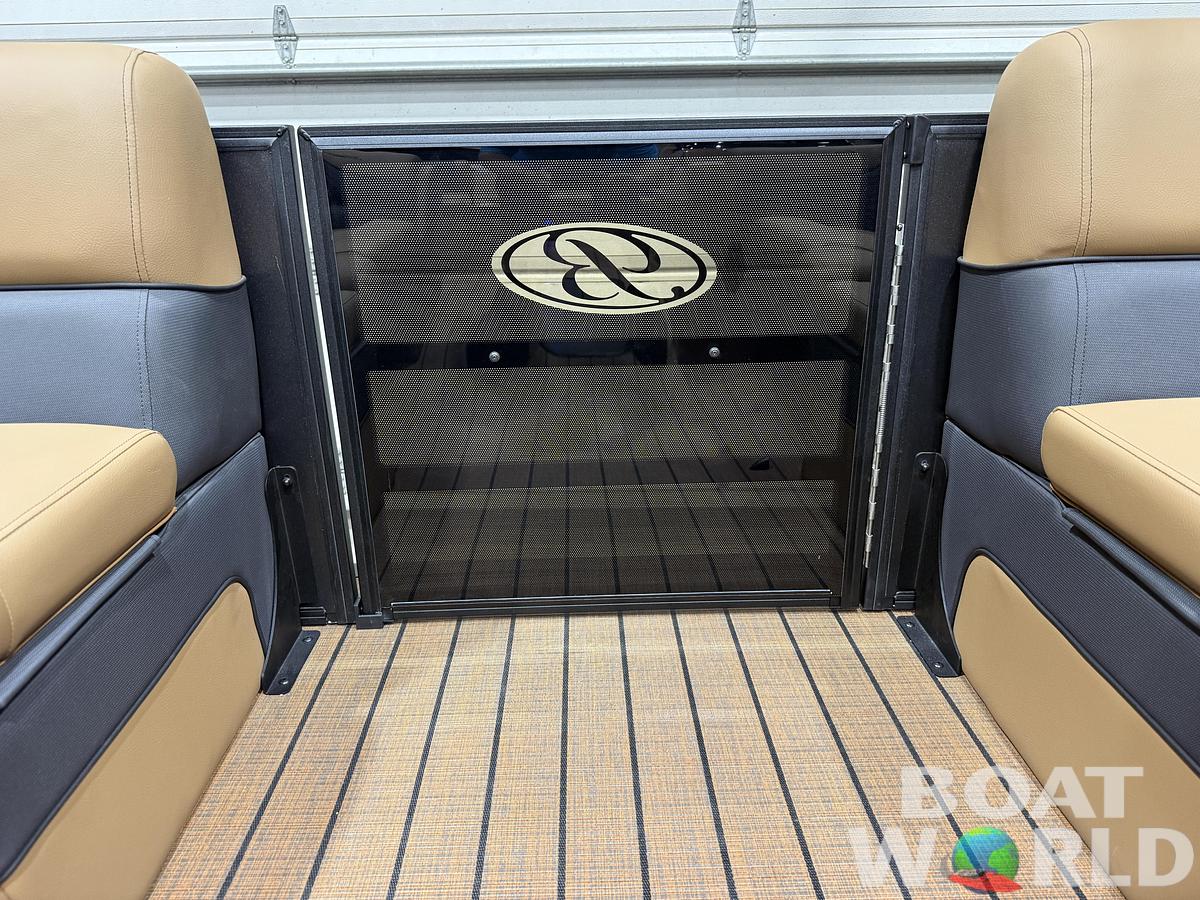 2027 Bentley Elite 223 Lounge Swingback Tritoon $66,995