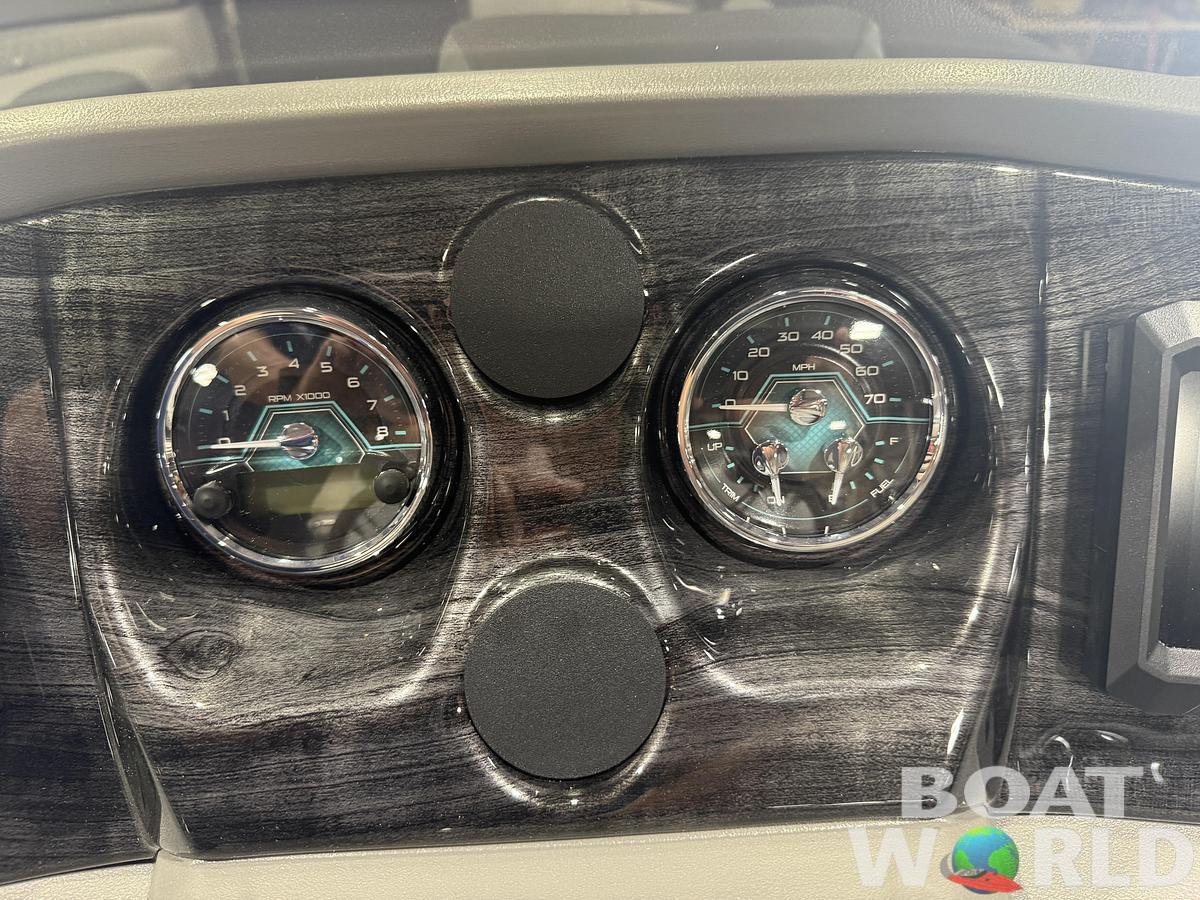 2027 Tahoe LTZ 300HP VRB 2585 Swingback Tritoon $69,995