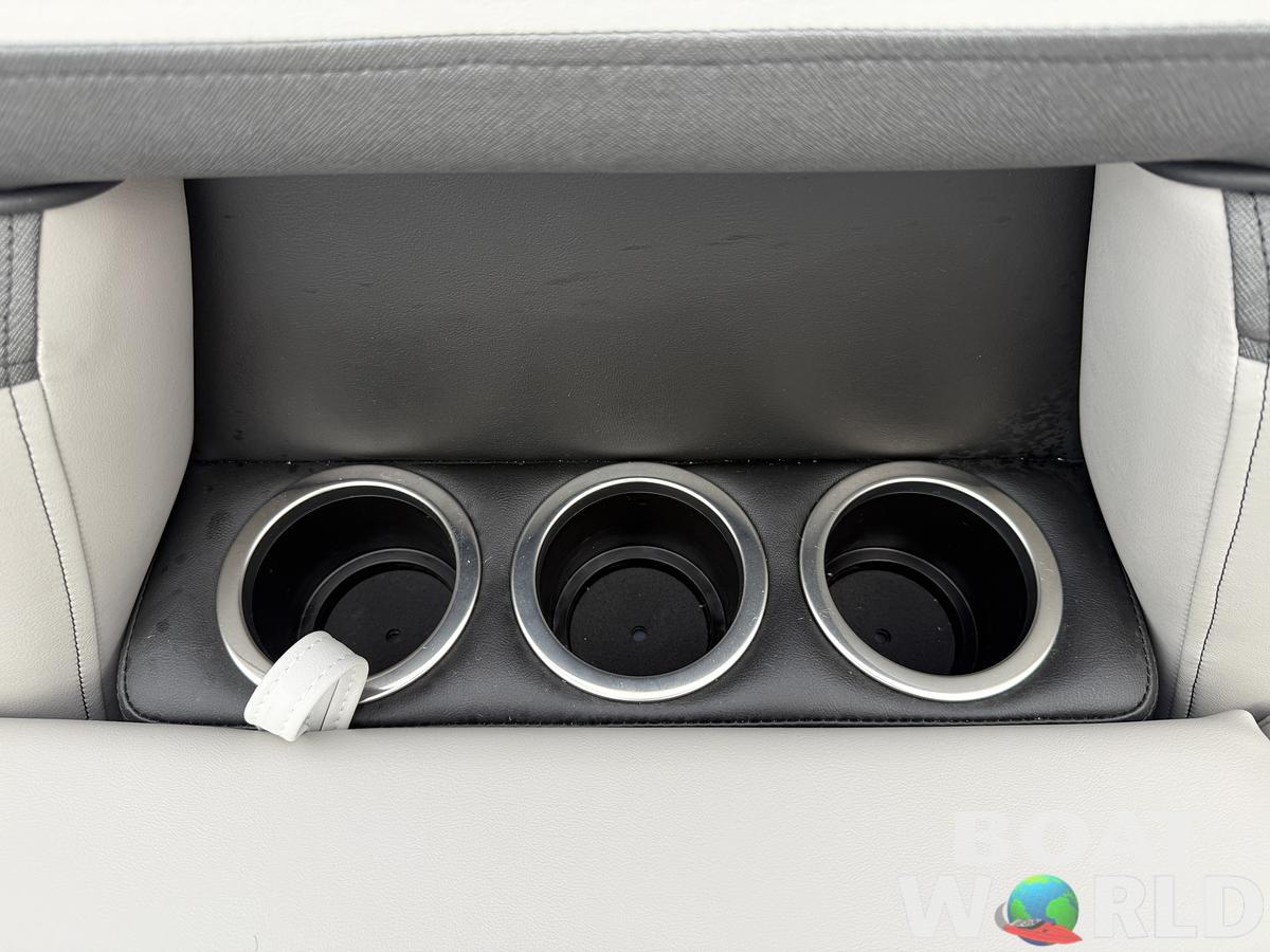 2026 Montego Bay 8522 Quad Lounge Tritoon 