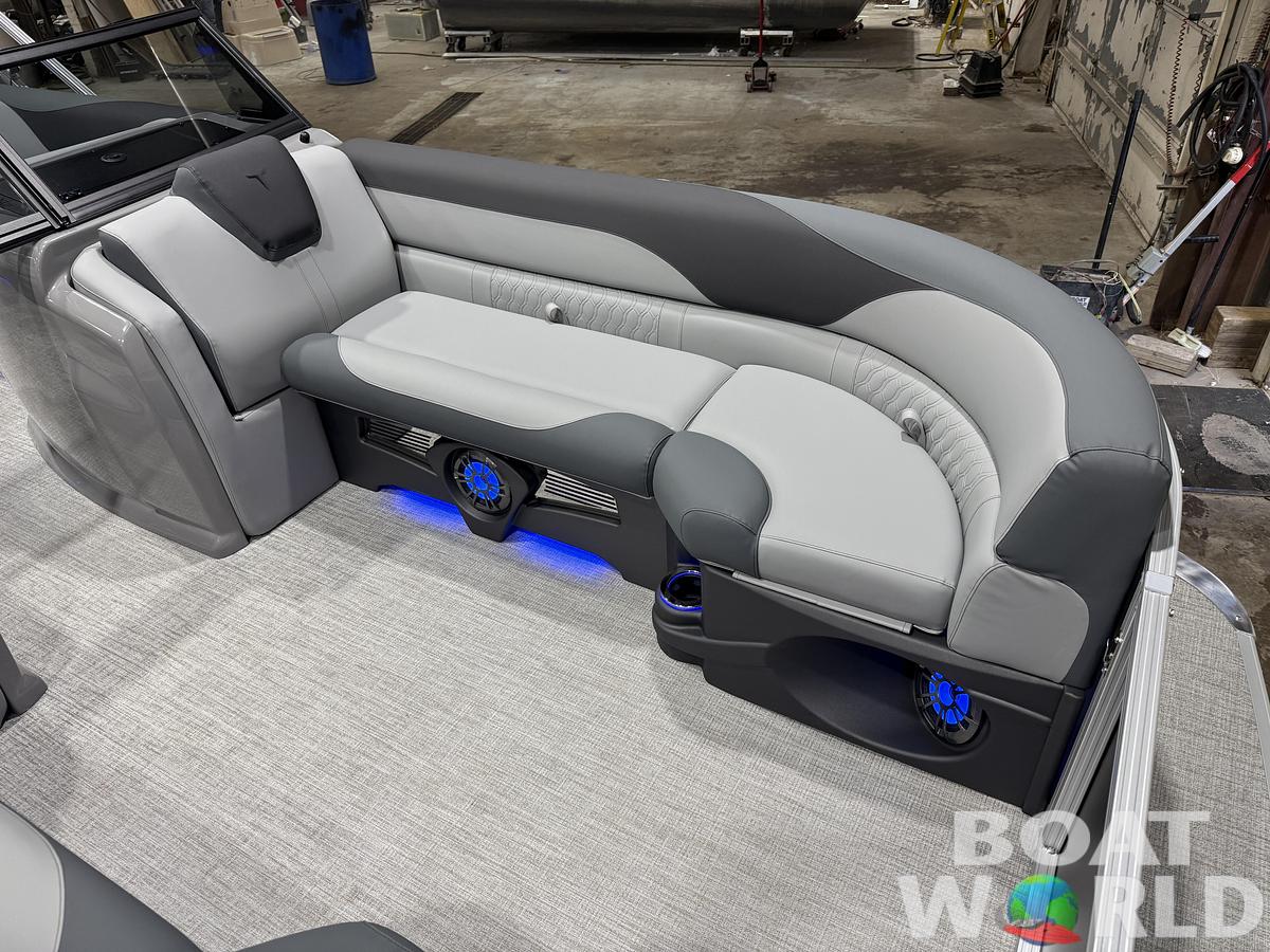 2026 Tahoe Pontoons LTZ 2385 Elite Windshield Tritoon