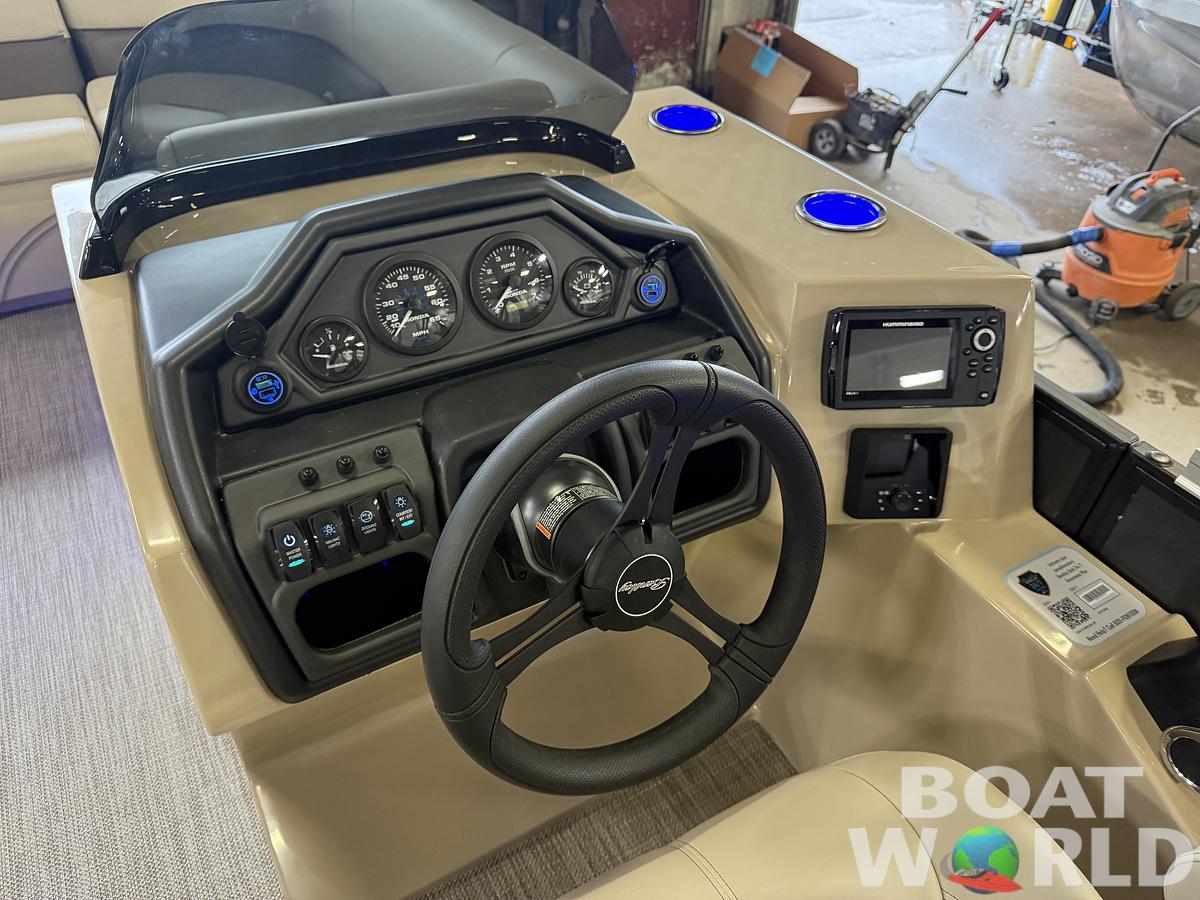 2025 Bentley Pontoons Legacy 220 Navigator Quad Lounge & Honda 4-Stroke EFI