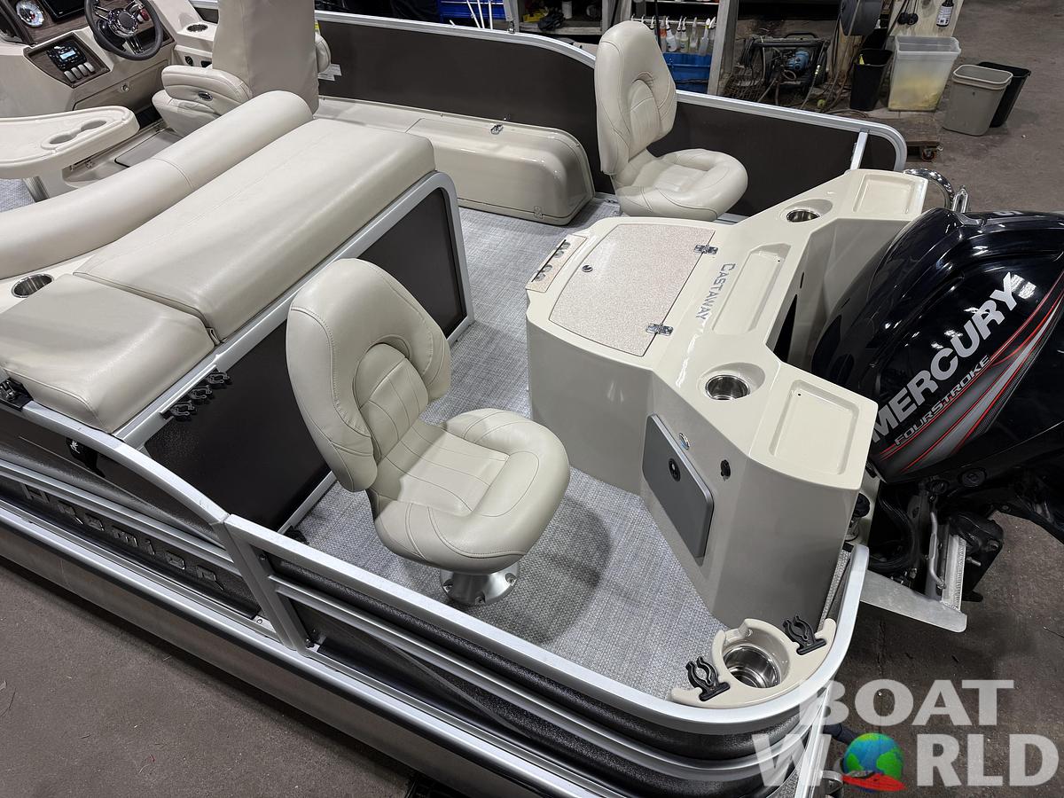 Used 2016 Premier 220 Castaway