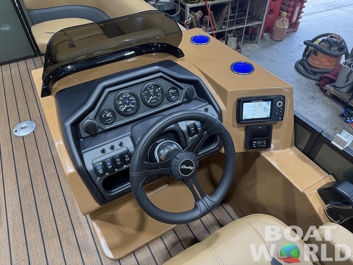 2026 Bentley Legacy 150HP 220 Navigator DL Quad Lounge $49995