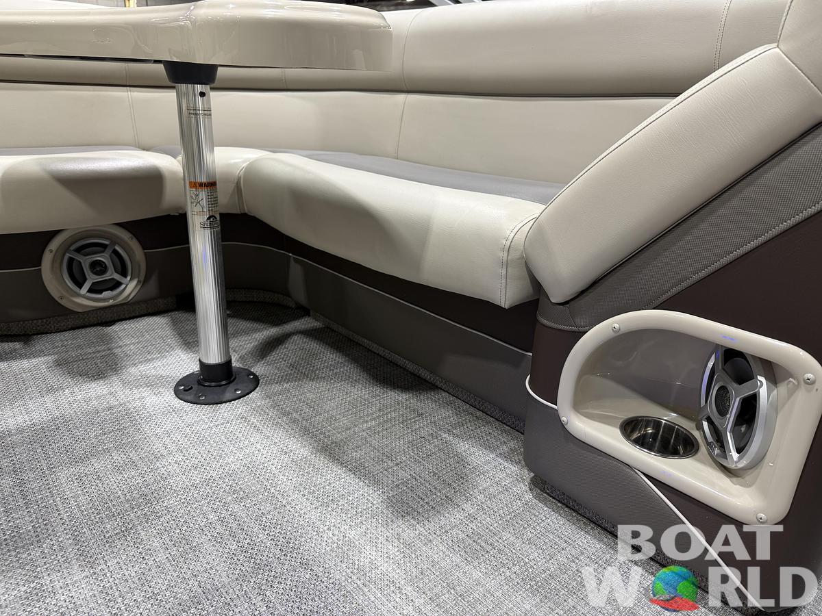 Used 2016 Premier 220 Castaway