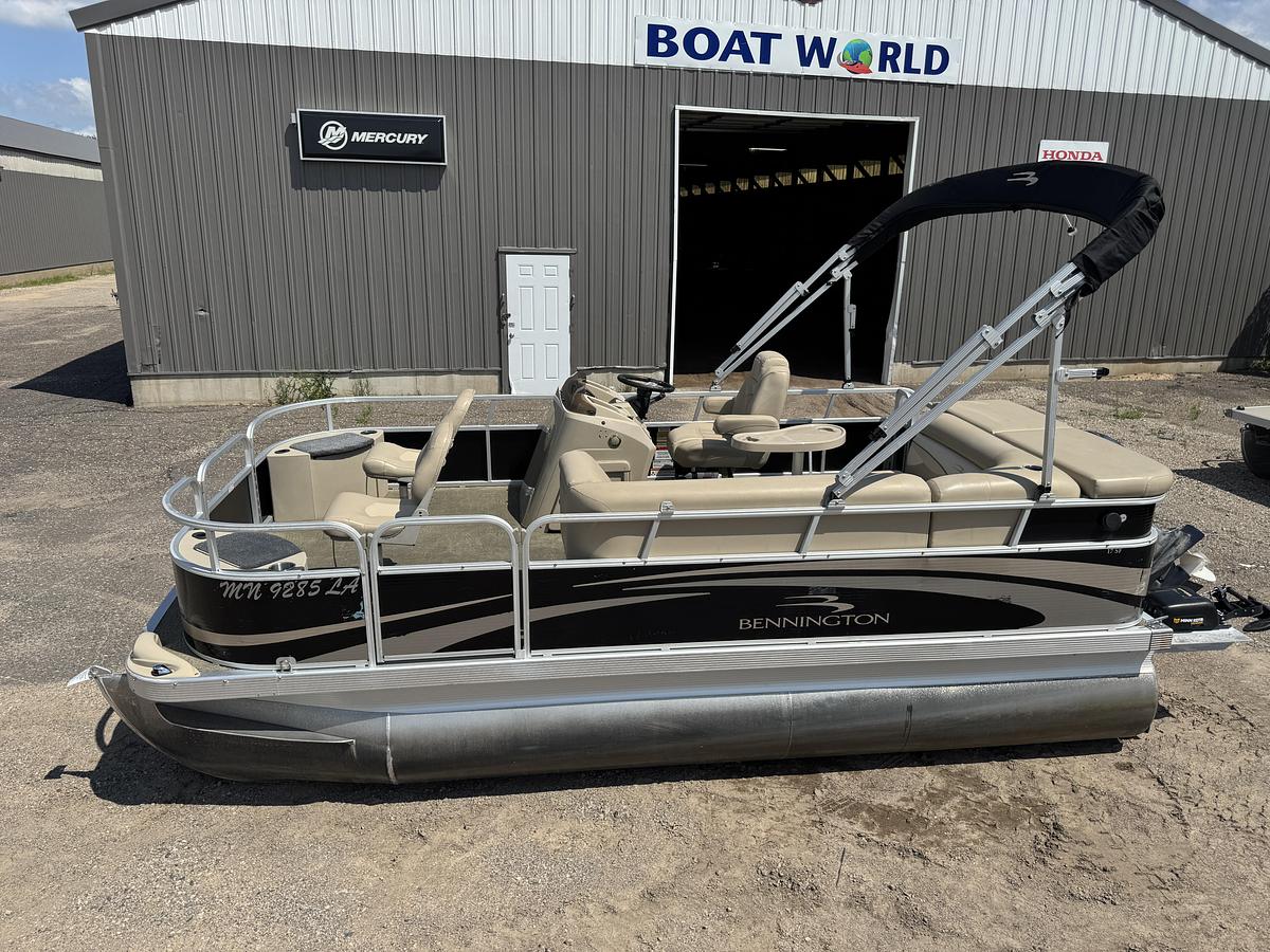 Used 2013 Bennington 17SF