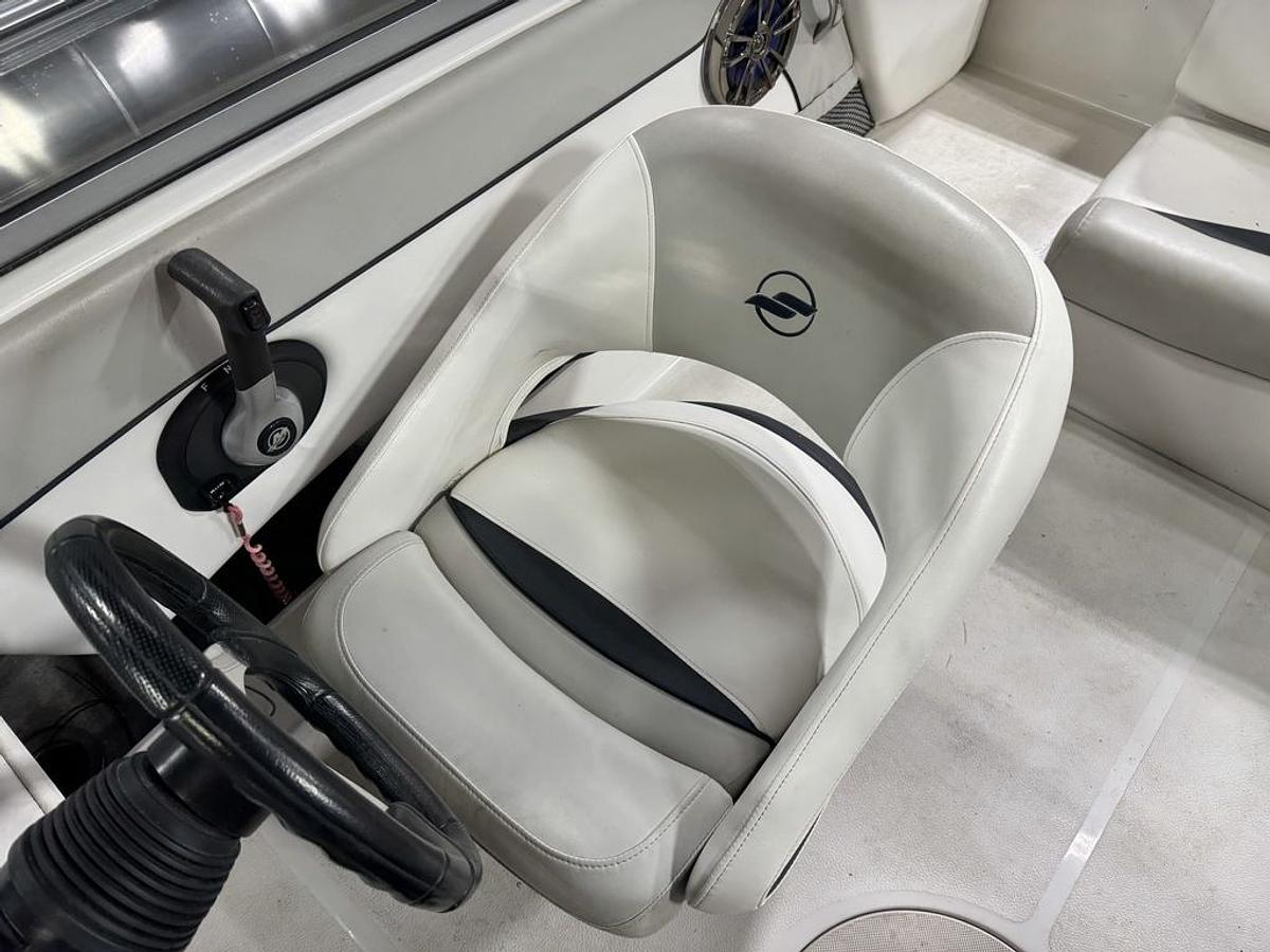 Used 2015 Starcraft Marine Runabout Limited IO 1918 RE I/O