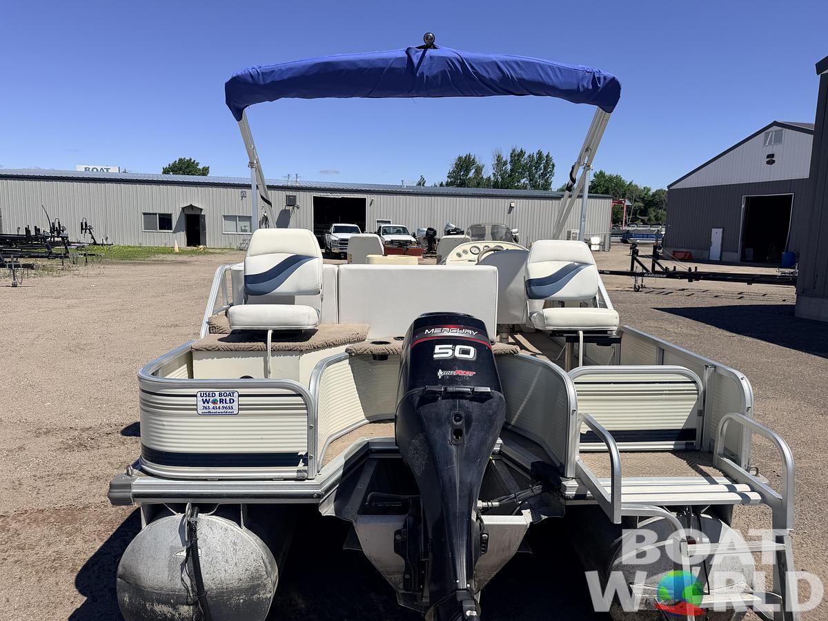 Used 2001 Lowe SunCruiser Trinidad 204 & 50HP Mercury 4Stroke -$11,995