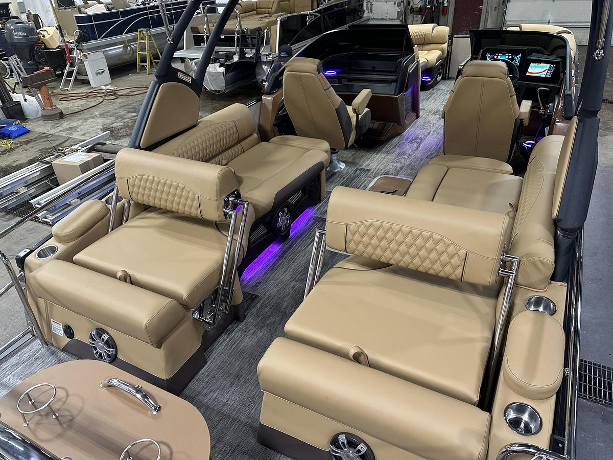 2025 Tahoe Pontoons Grand Tahoe 2585 Quad Lounge Windshield Tritoon & Mercury 400HP V10