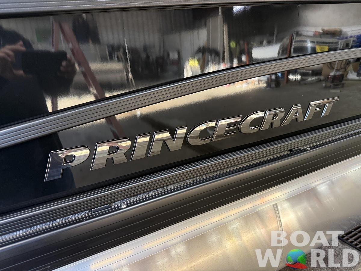 2027 Princecraft Vectra 23 RL Dinette Swingback $36,995