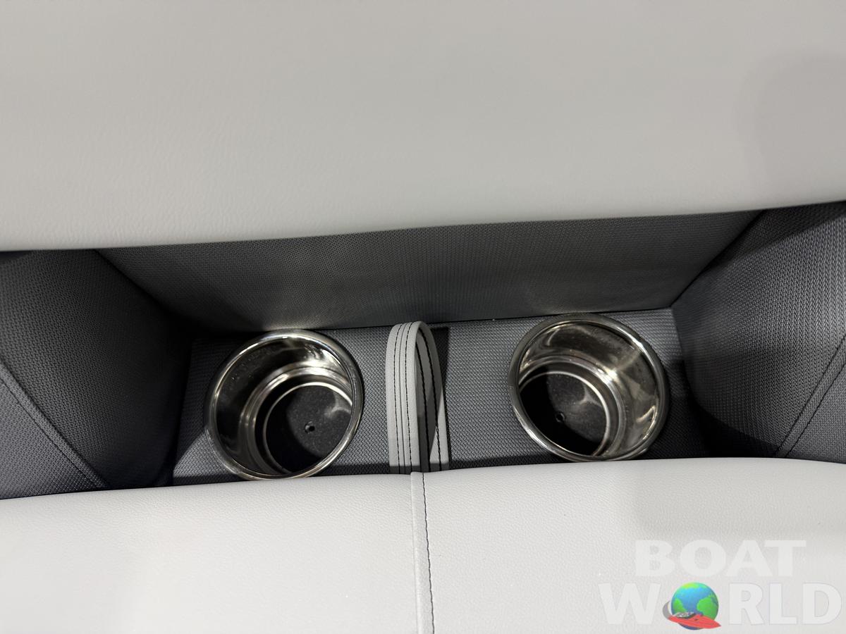 2026 Bentley Pontoons Legacy 220 Navigator Quad Lounge