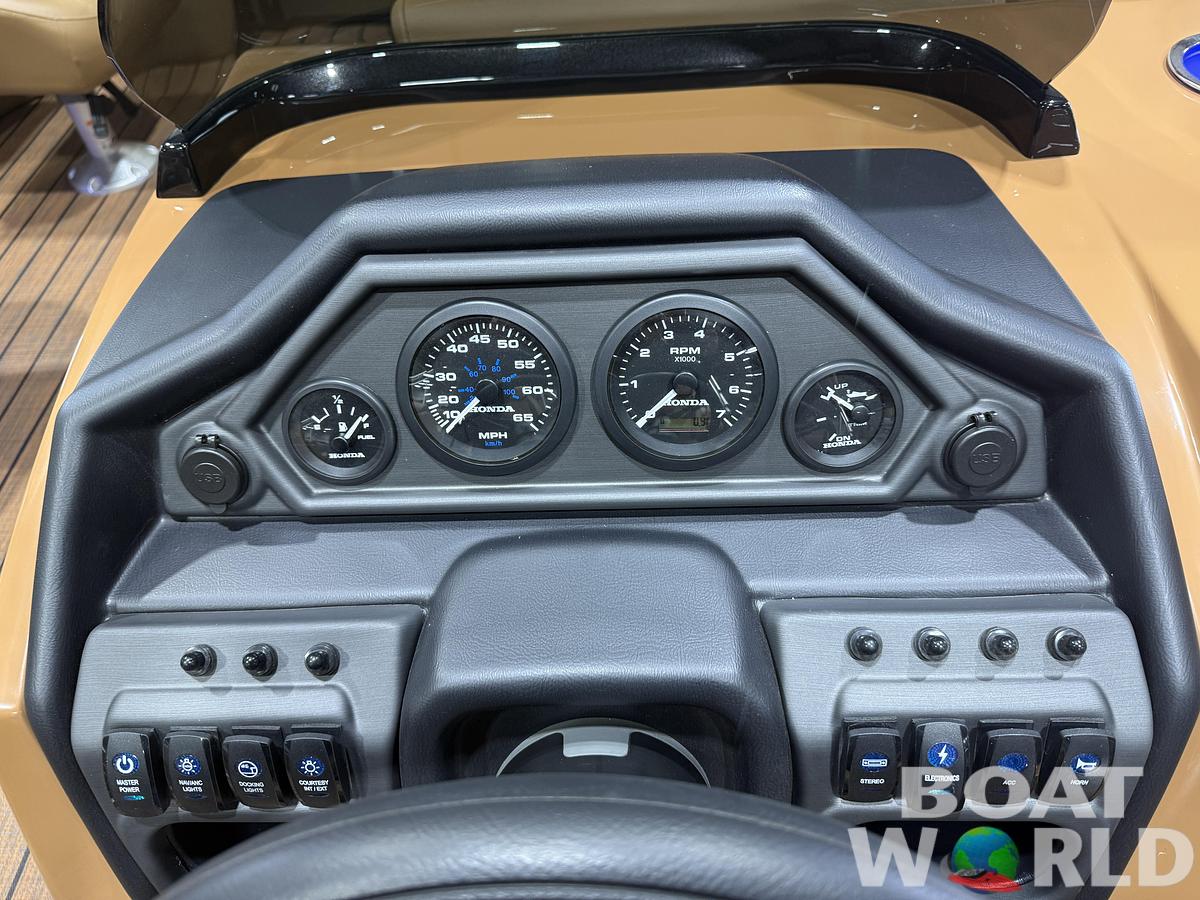 2026 Bentley Legacy 150HP 220 Navigator DL Quad Lounge $49995