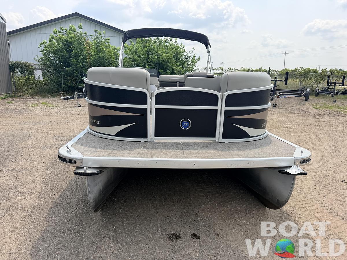 Used 2016 Premier 220 SunSpree & 50HP Honda 4Stroke -$24,995