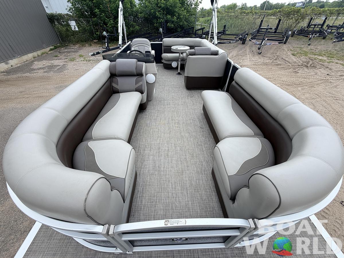 Used 2016 Premier 220 SunSpree & 50HP Honda 4Stroke -$24,995