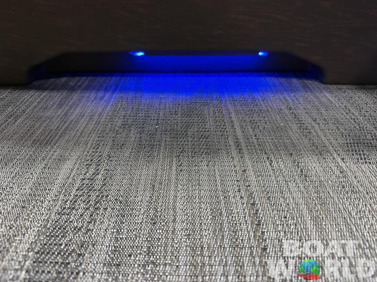 2026 Tahoe Pontoons Cascade 2385 Swingback (VRB) Tritoon 