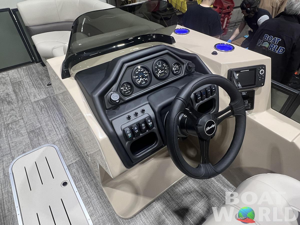 2026 Bentley Pontoons Legacy 223 Swingback Tritoon