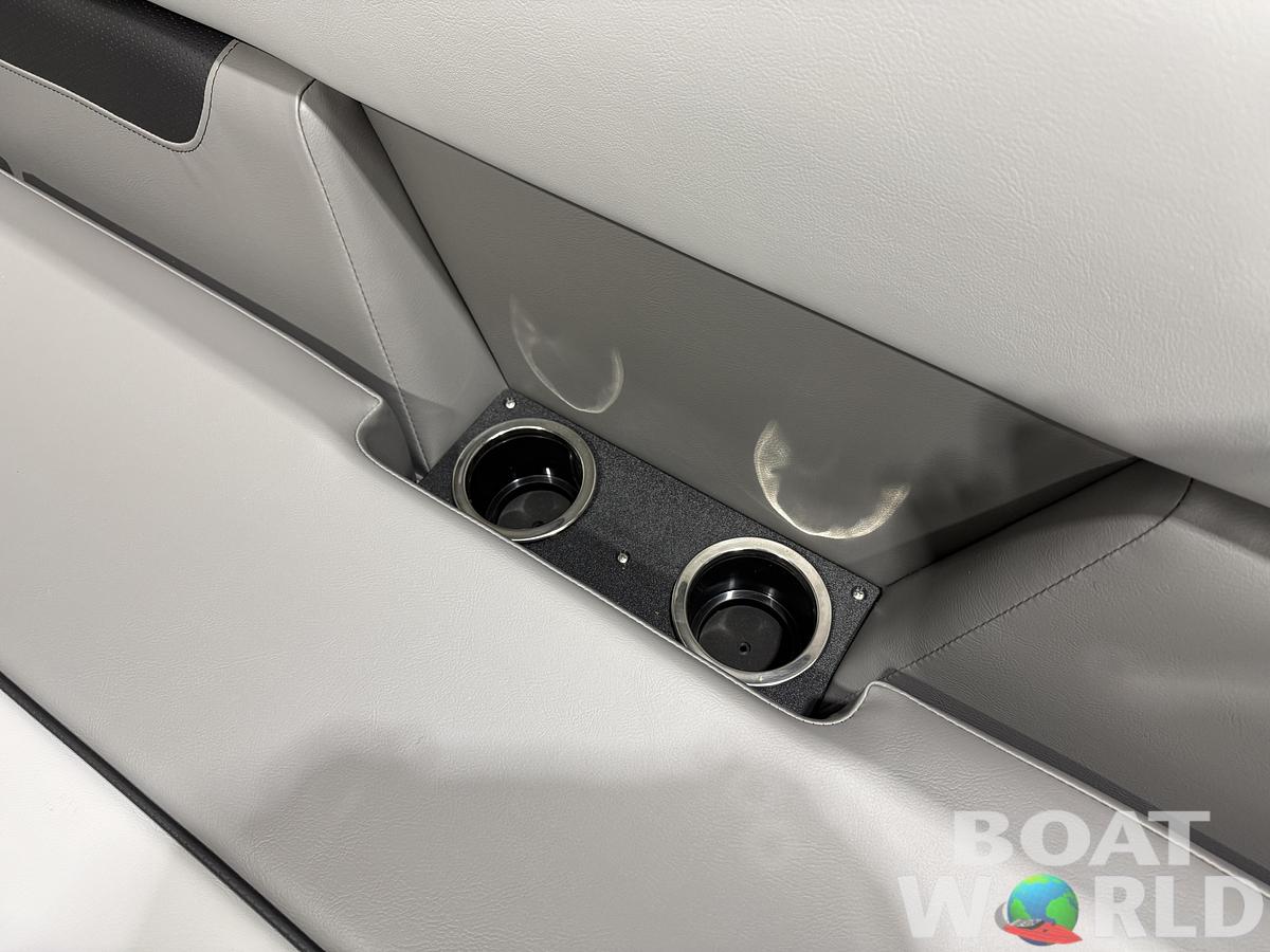 2026 Princecraft Vectra 23 RL SS Swingback Pontoon 