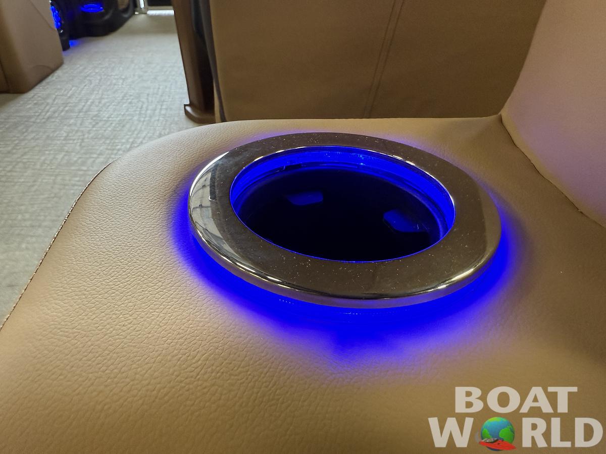 2025 Tahoe Pontoons LTZ 2385 Quad Lounge Shift Flip Tritoon & Honda 4-Stroke EFI