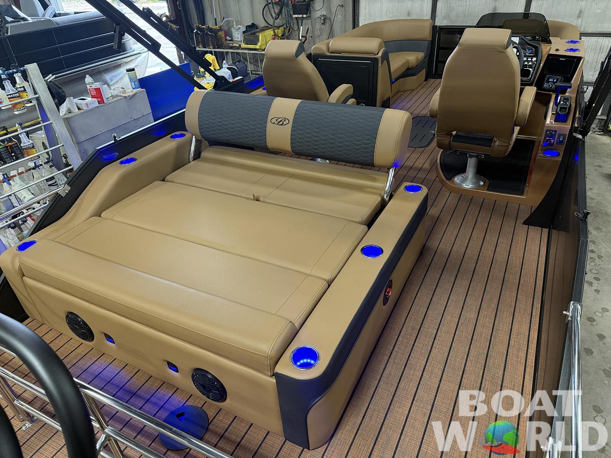 2026 Bentley Pontoons Elite 223 Swingback Tritoon