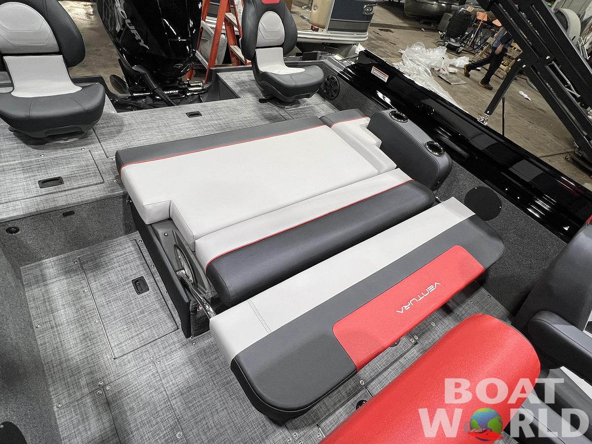 2026 Princecraft Ventura 230 WRL Swingback Deckboat