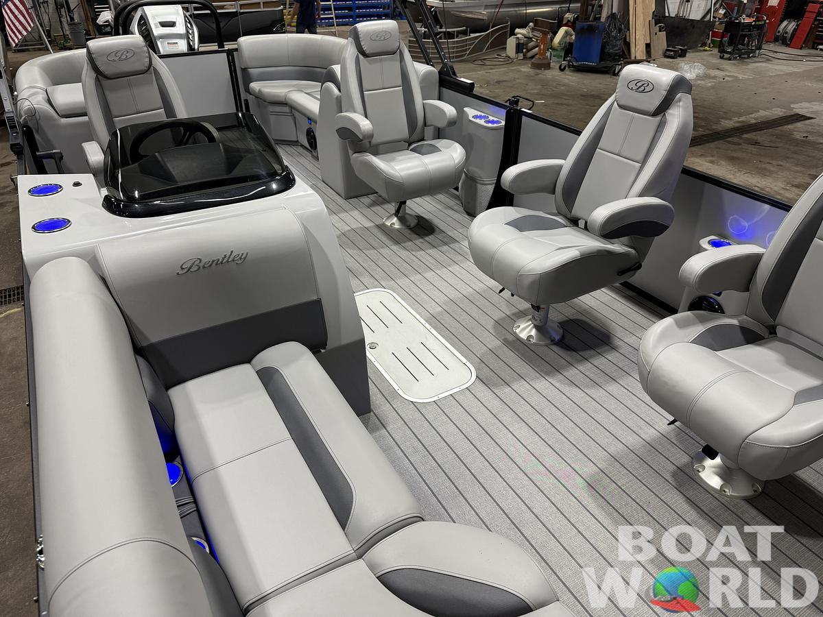 Used 2026 Bentley Pontoons Legacy 223 DL Quad Lounge Tritoon & 250HP