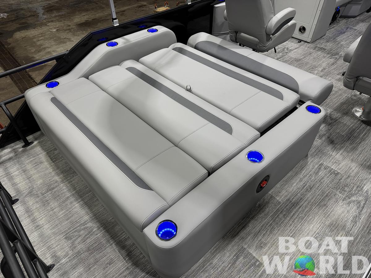 2026 Bentley Pontoons Legacy 220 Swingback