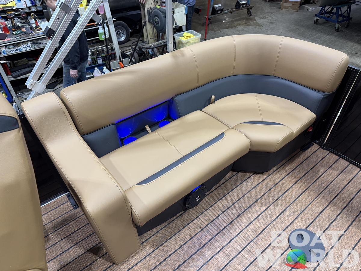 2026 Bentley Pontoons Legacy 200 Navigator Quad Lounge $39995