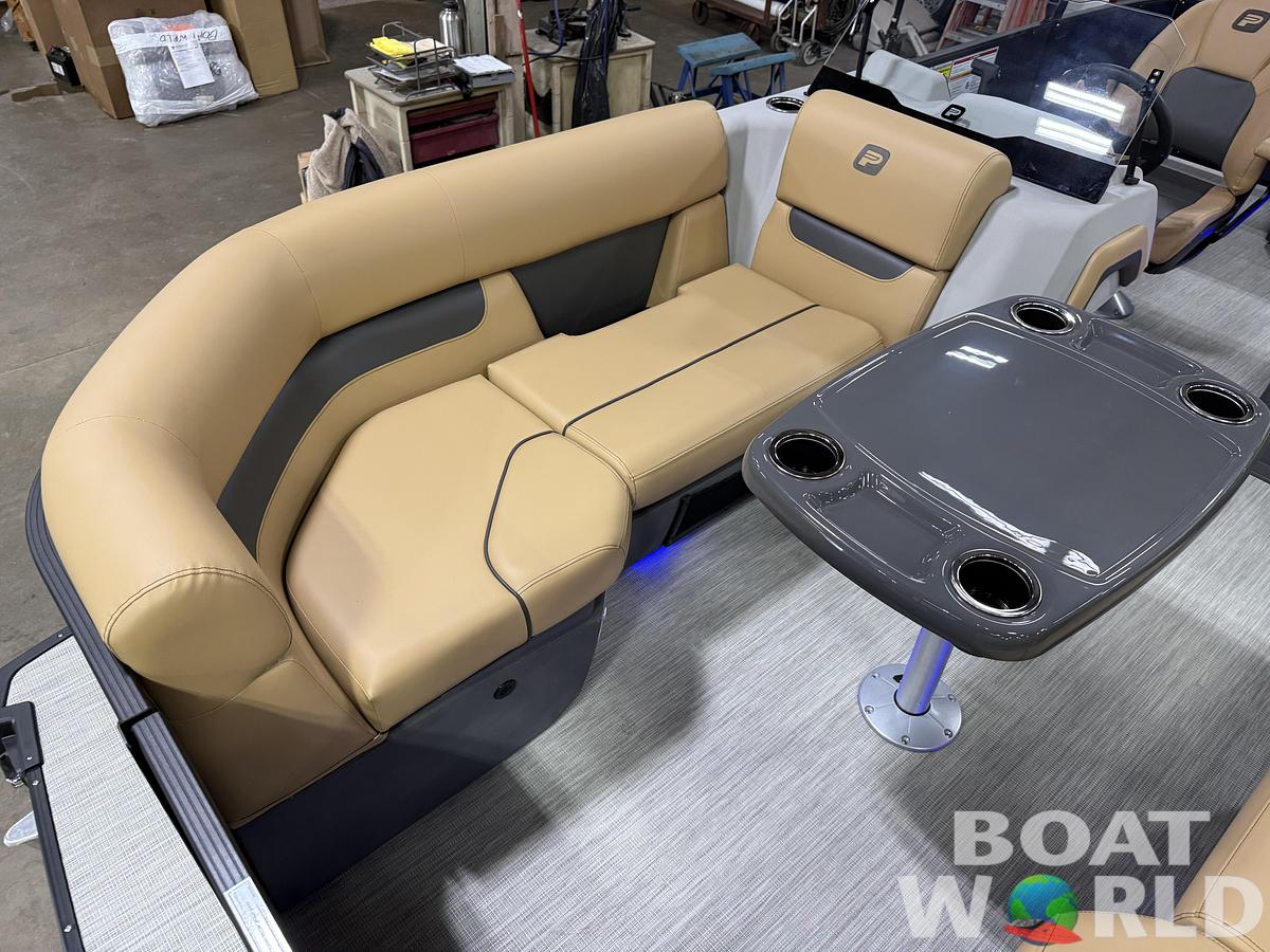 2027 Princecraft Vectra 21 RL Swingback Dinette $35495