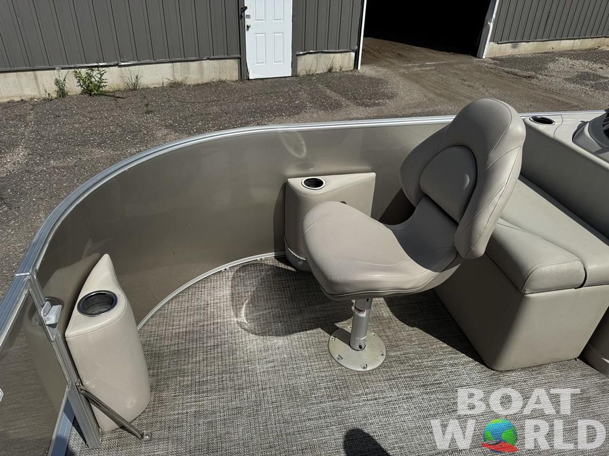 Used 2016 Sylvan 820 4-PT Pontoon