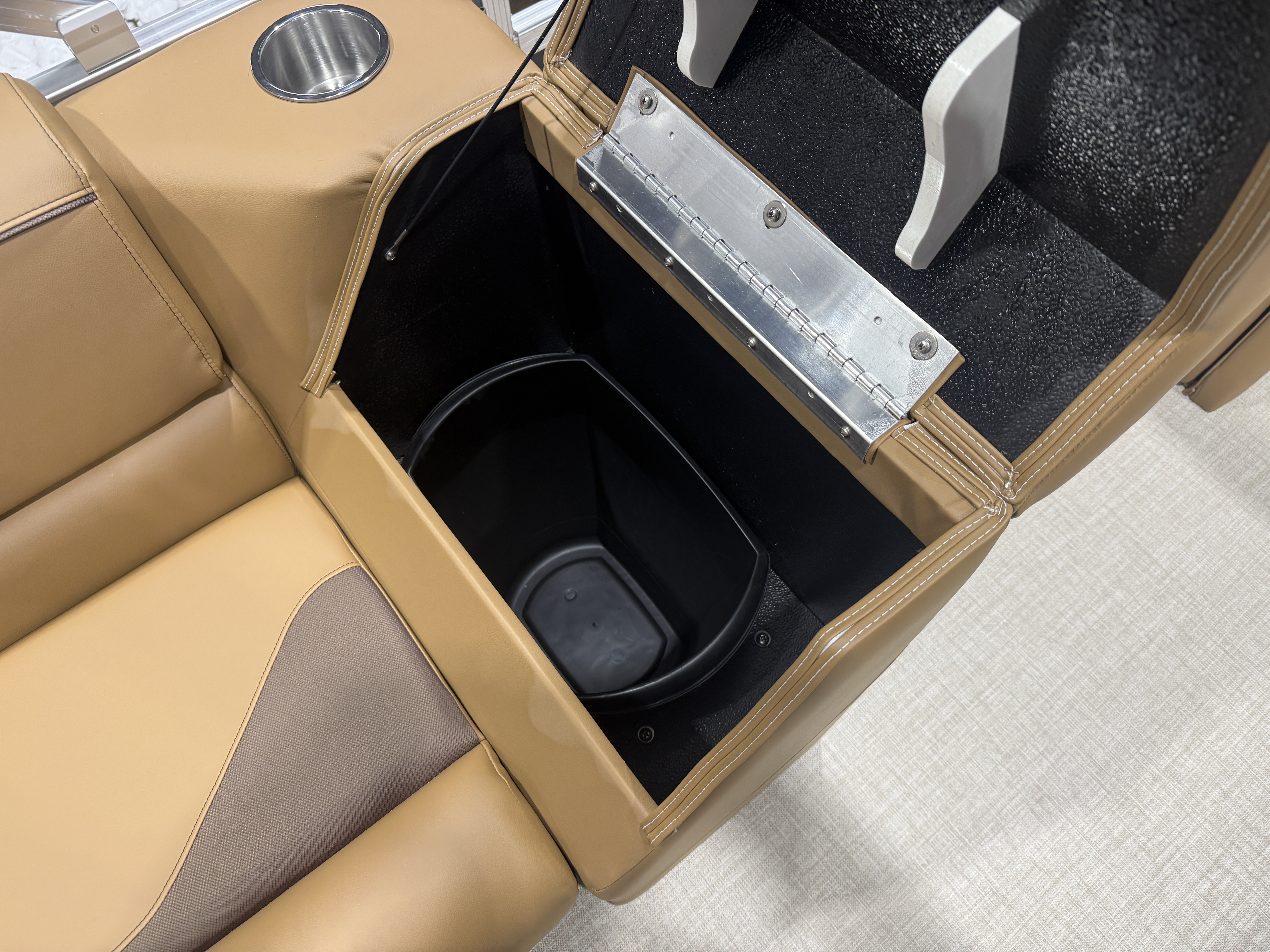 2026 Tahoe Pontoons Sport 2180 Swingback (VRB) 