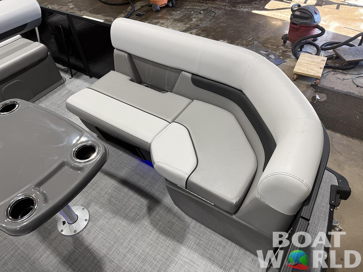 2026 Princecraft Vectra 21 RL Swingback Dinette $30995