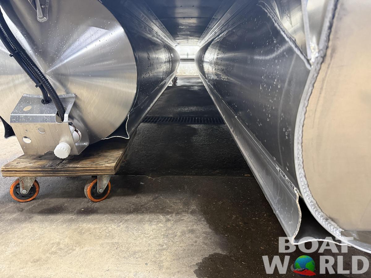 2026 Tahoe Sport 2385 Rear Fish Tritoon $46995