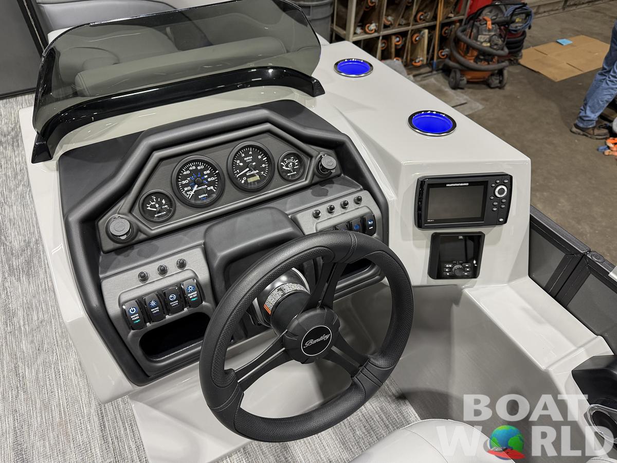 2026 Bentley Pontoons Legacy 220 Swingback 