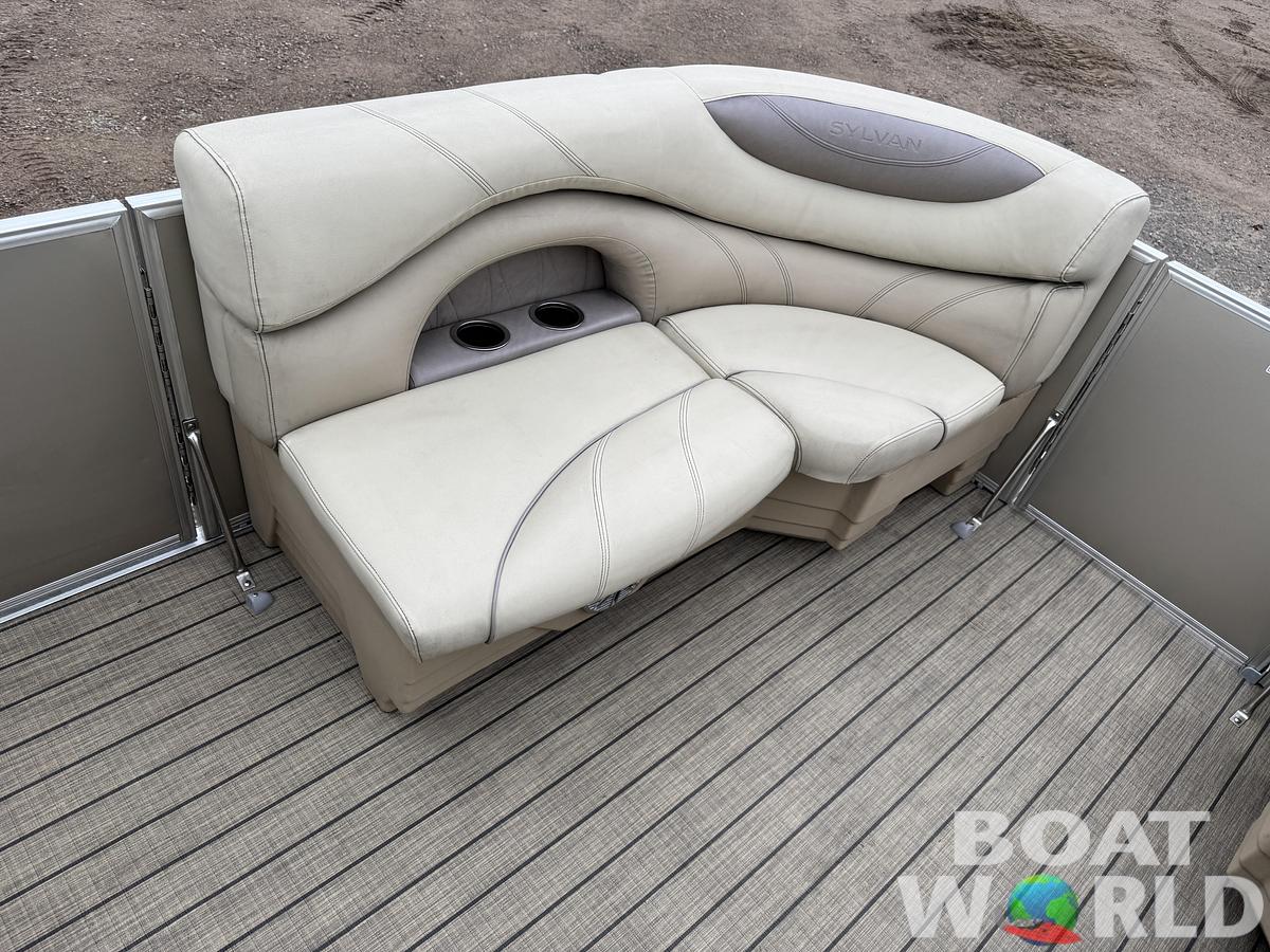 Used 2018 Sylvan Mirage 820 Cruise