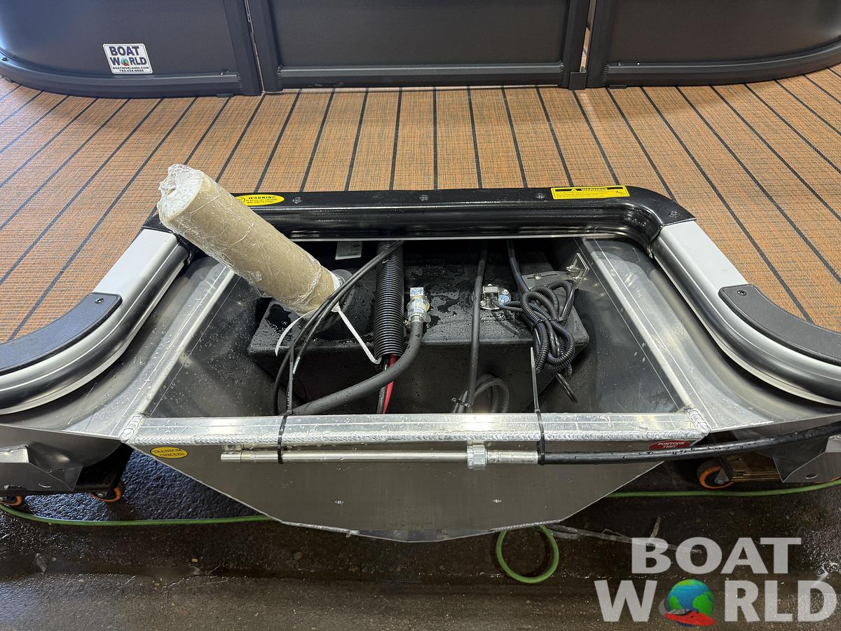 2026 Bentley Legacy 200 Navigator Quad Lounge $34995