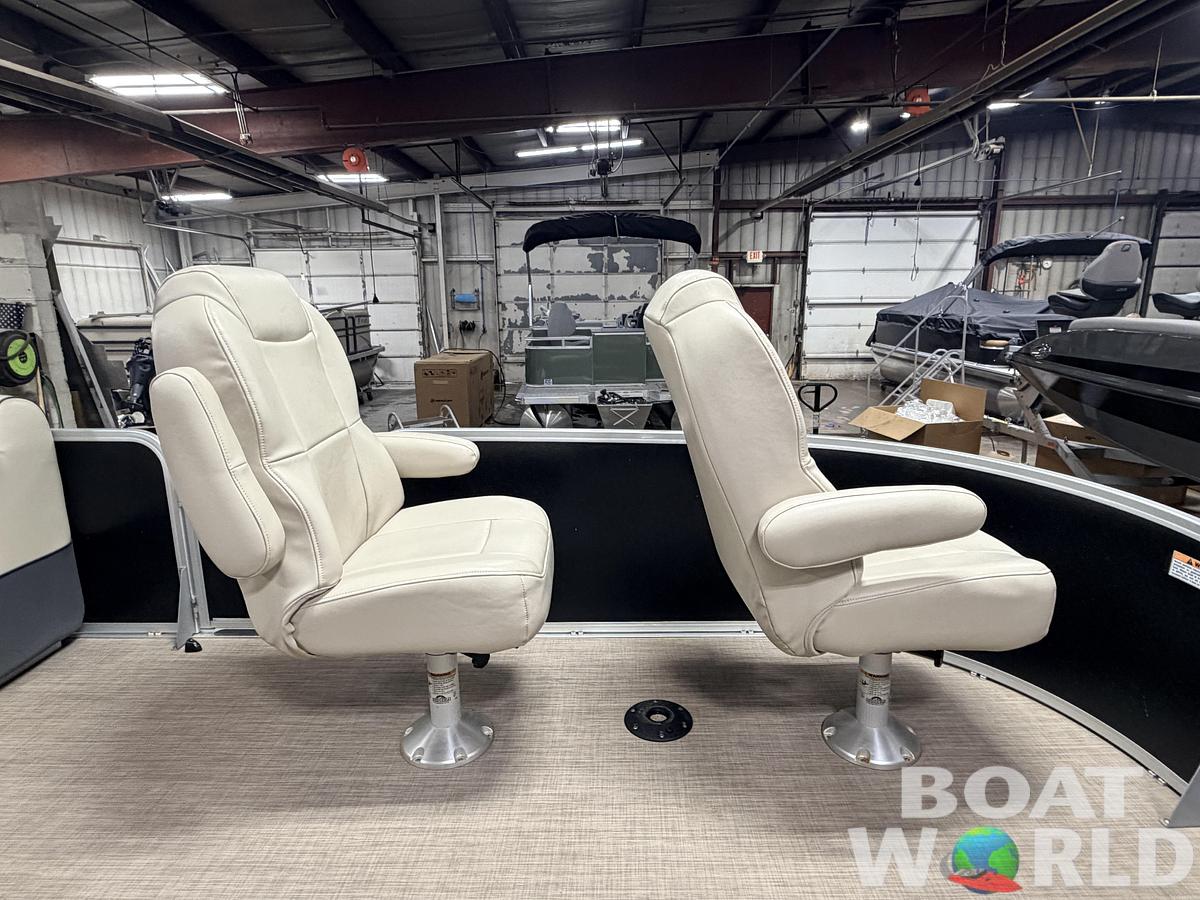 Used 2018 Premier 220 SunSpree